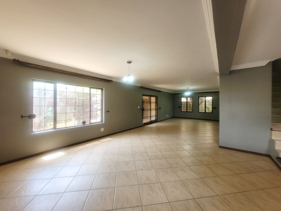 To Let 3 Bedroom Property for Rent in Melodie North West